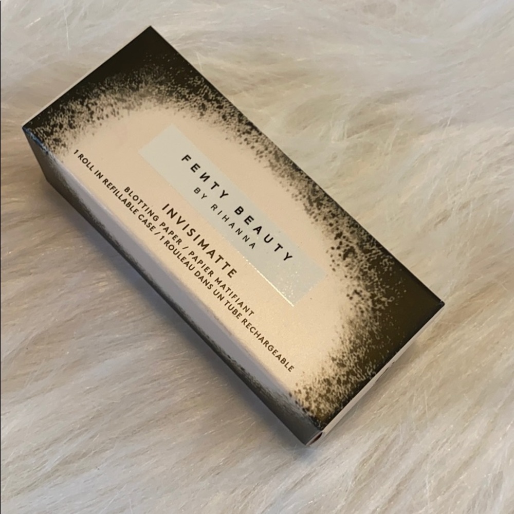 Fenty Beauty blotting paper